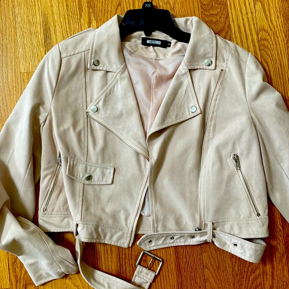 Missguided blush pink cropped jacket with zipper details and belt !